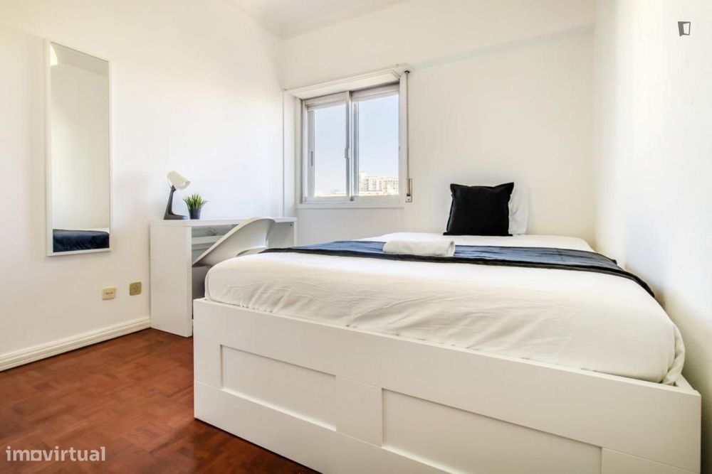 Quarto - localizado em Benfica Lisbon