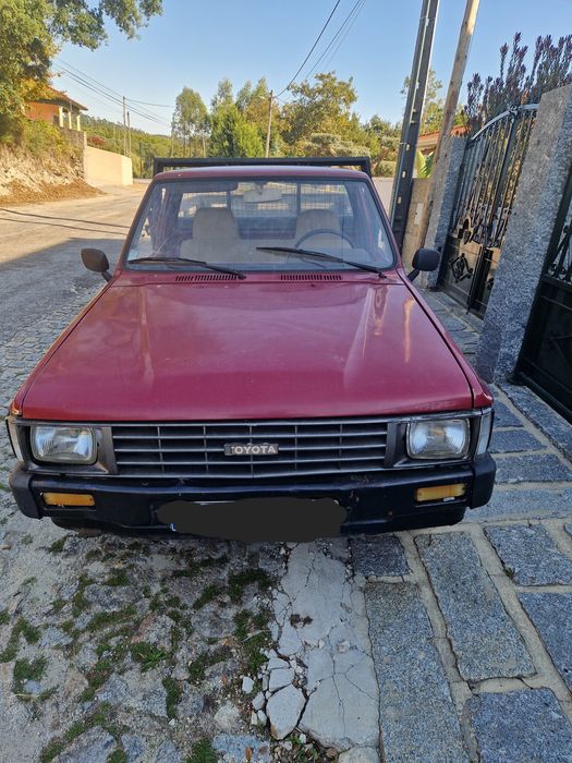 Toyota hilux (caixa aberta)