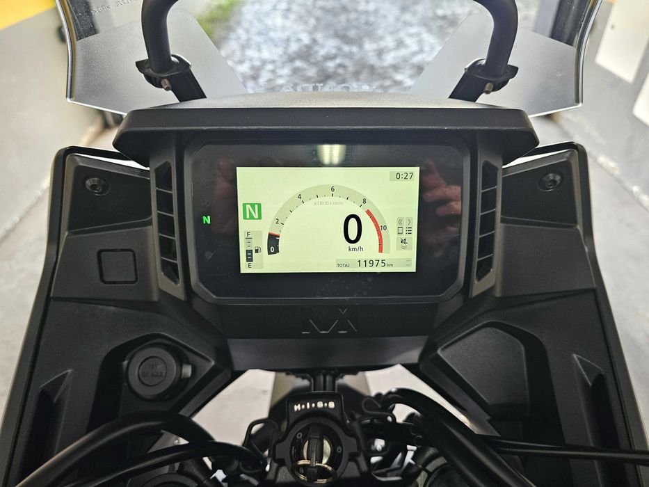 Honda NX 500 de Julho de 2024 com 11.975 kms garantia até Julho 2027