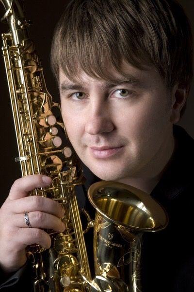 Саксофонист профи