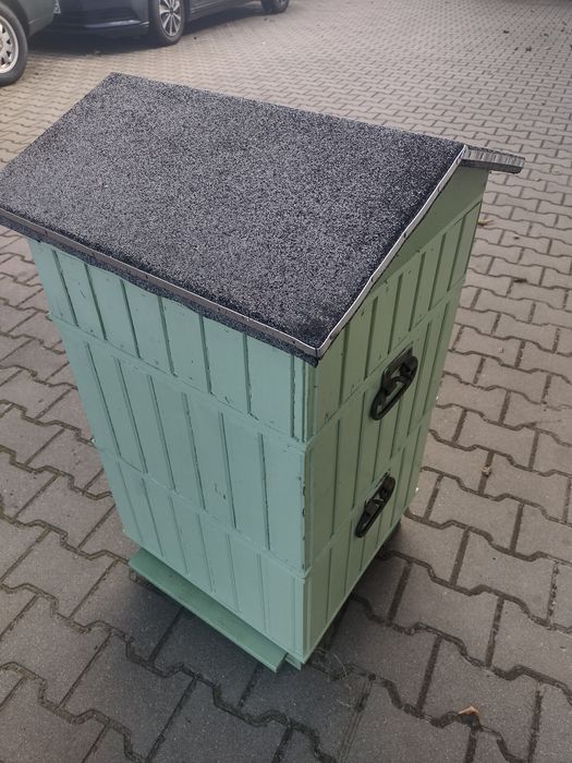 3 Ule wielkopolskie 10 ramkowe z pszczołami. pszczołami