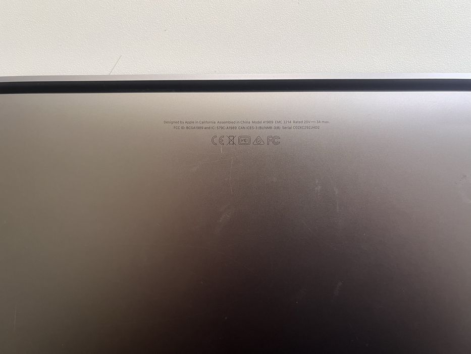 Macbook pro 2018 13 дюймів 512GB SSD НЕ РОБОЧИЙ