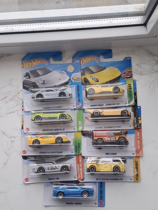 Колекційні машики HotWheels від 100 до 200 грн