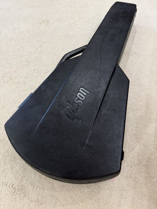 Кейси гітарні - Fender Tweed, Gibson LP 1980, Postal Monkey