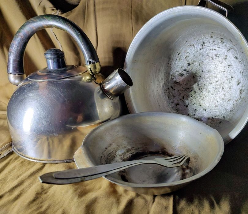 Посуд для роботи+ роба для праці