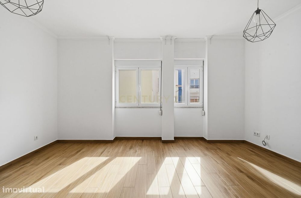 Apartamento T3 renovado centro da Ericeira