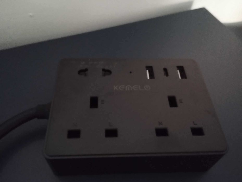 Przewód przedłużający KEMELO z 3gniazdami angielskimi