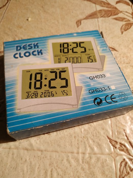 Электронные настольные часы