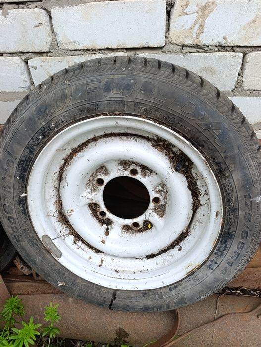 Резина R14 з диском та без