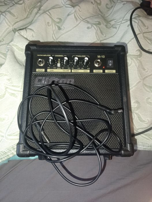 Wzmacniacz do gitary elektrycznej