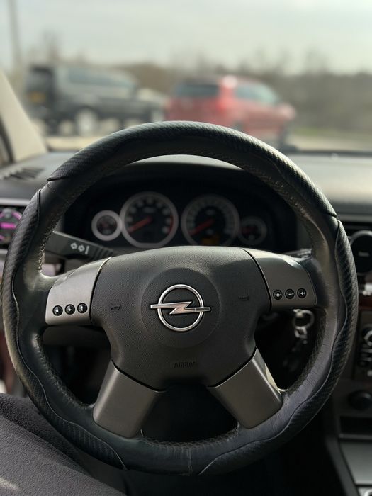 Opel Vectra C 2004 2.2