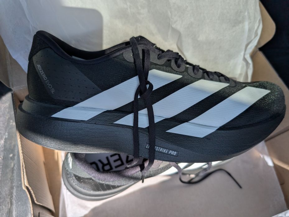 Продам нові Adidas evo sl m