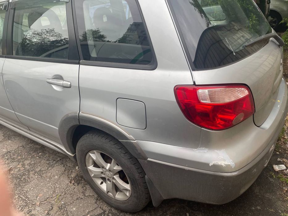 Mitsubishi Outlander 2004 року