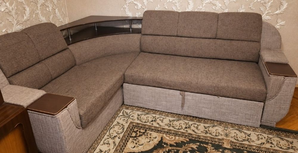 Диван  кутовий  розкладний.