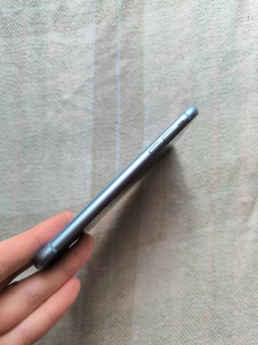 iPhone XR 64 GB blue