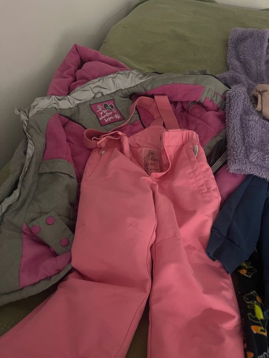 Zestaw kurtek, spodni i swetrów zimowych, dziewczynka 100 -110 cm