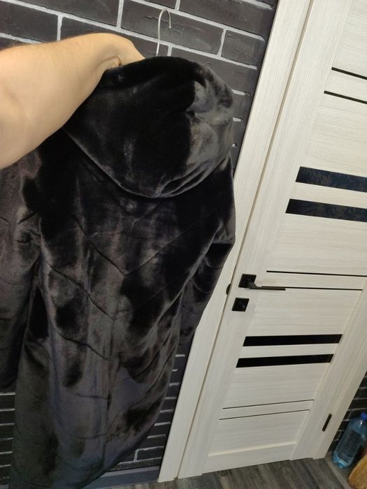 Шуба з штучного хутра.розмір м.в ідеальному стані