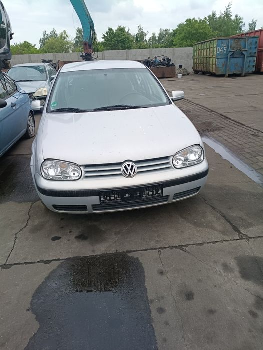 Golf 4 maska  lampy