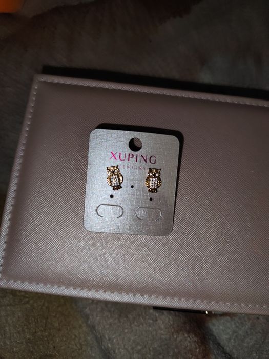 Продам сережки з медичного золота