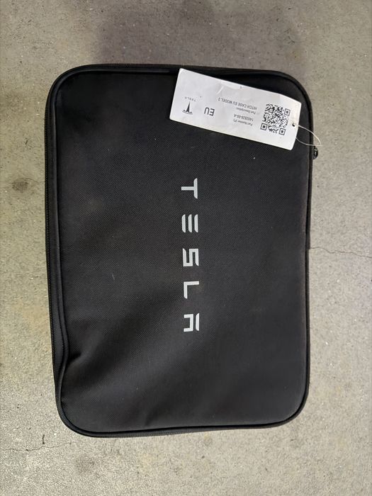 Bola de reboque TESLA