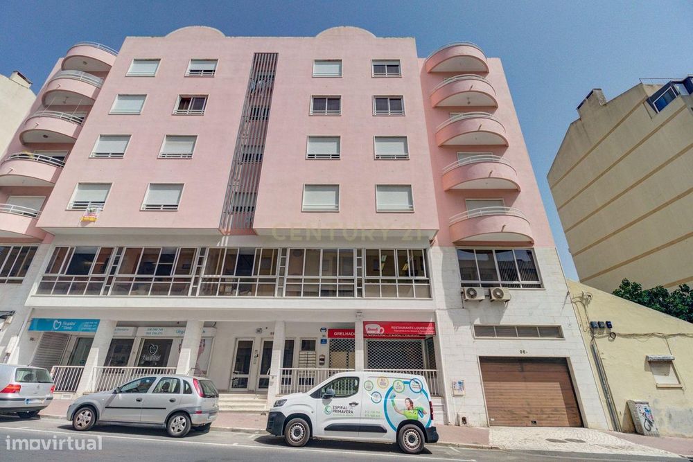 Espaço comercial com 140m2 localizado na Rua de Moçambique no Prior Ve