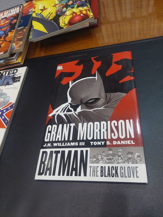 BATMAN, the black globe