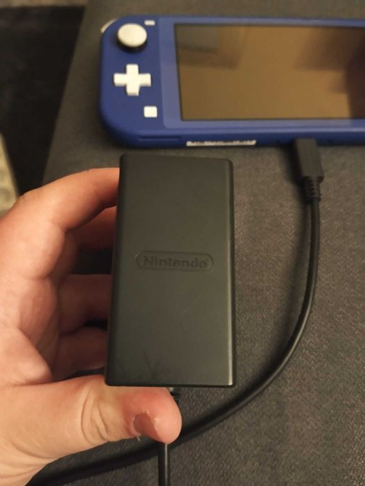 Nintendo Switch Lite com o jogo Fi.fa 24