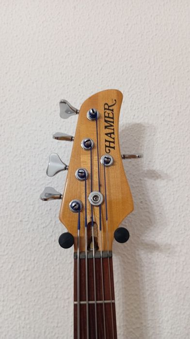 Baixo elétrico 5 cordas Hamer Cruise Bass