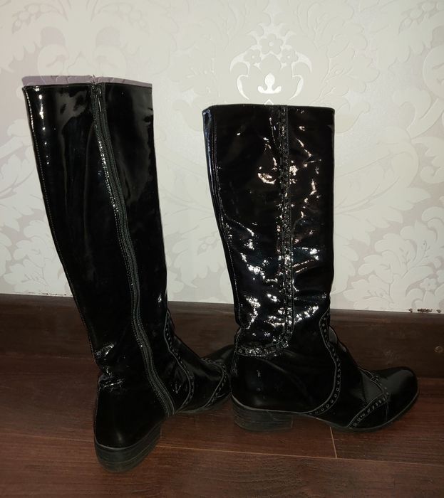 Lakierowane skórzane kozaki 37 ocieplane Venezia