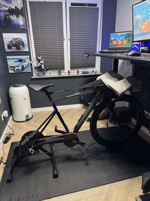 Trenażer Wahoo Kicker Core wersja Zwift One