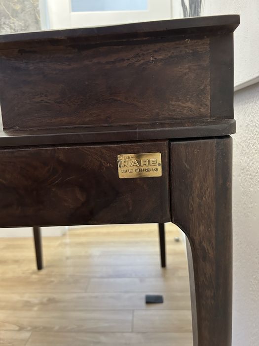 biurko sekretarzyk Brooklyn znanej niemieckiej marki Kare Design.