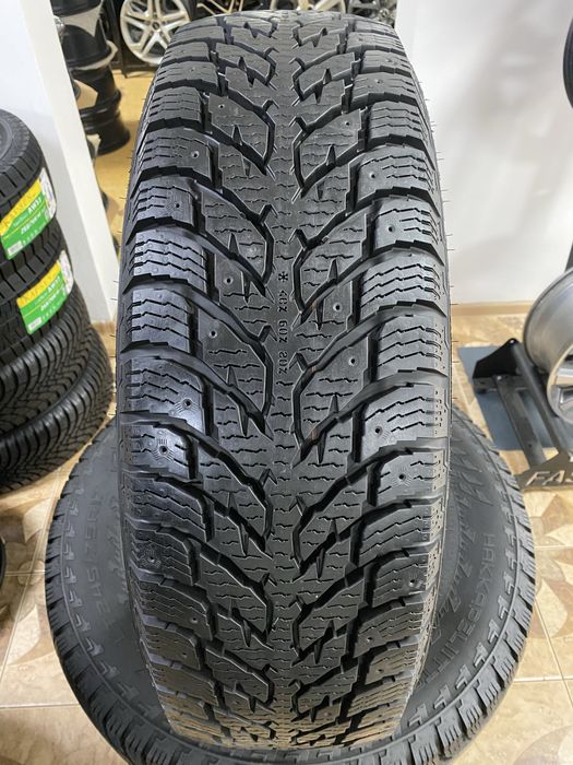 245/75/17 Nokian Hakkapeliita LT3 121/118 Q