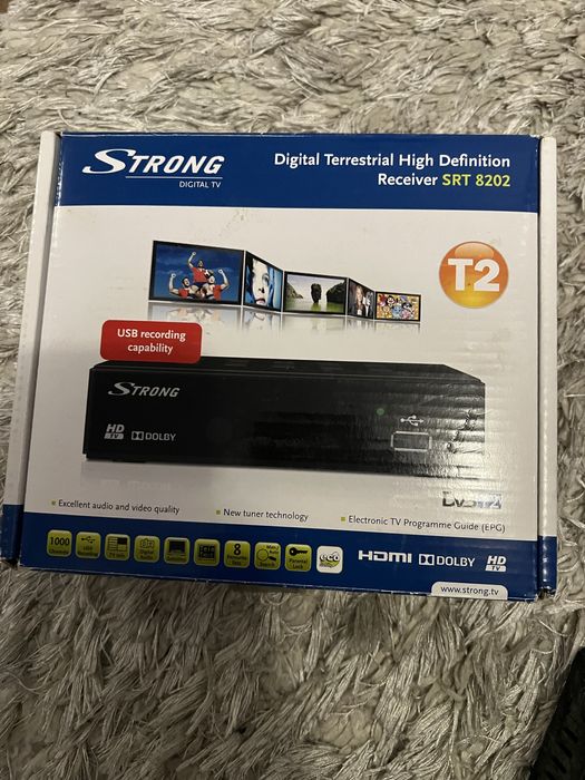Цифровий ефірний приймач Strong SRT 8202