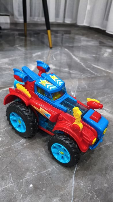 SuperZings pojazd zbieracz Hero Trick Monster Roller