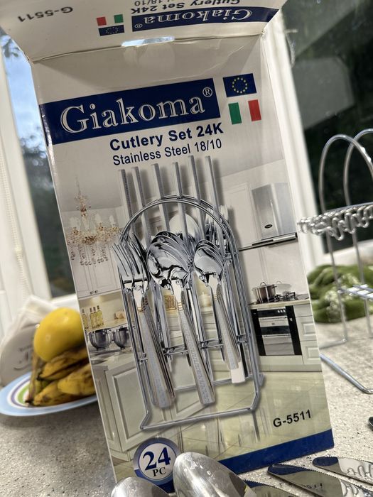 Набор столовых предметов 24 штуки