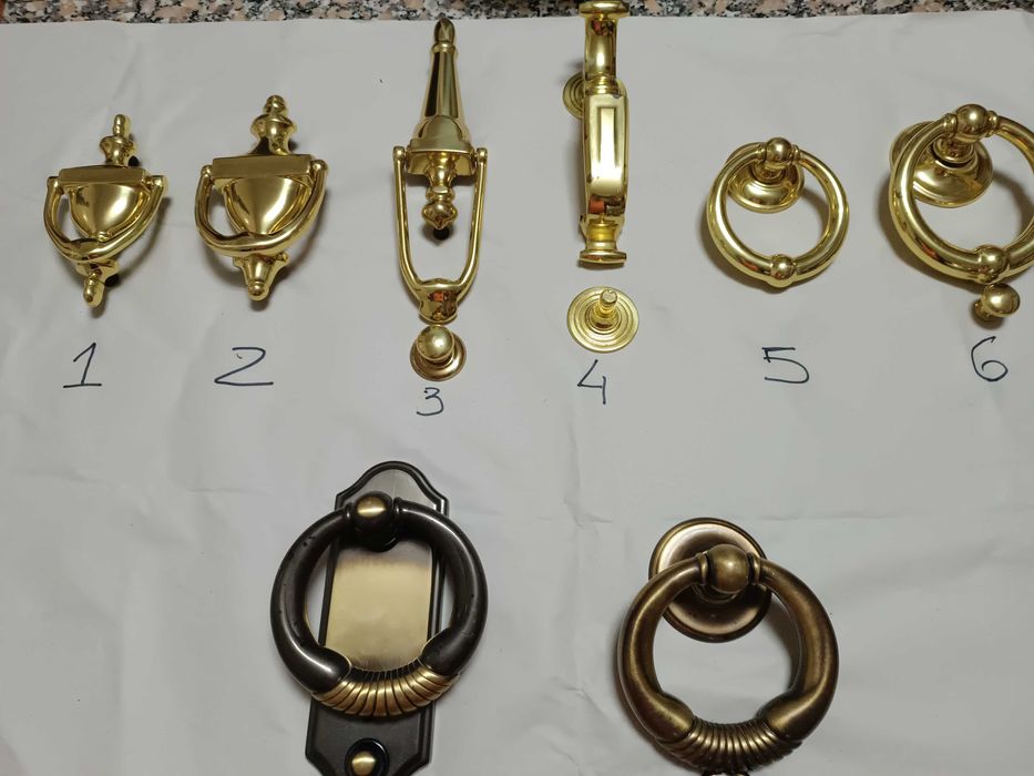 Puxadores de porta exterior Tupia em latão macisso