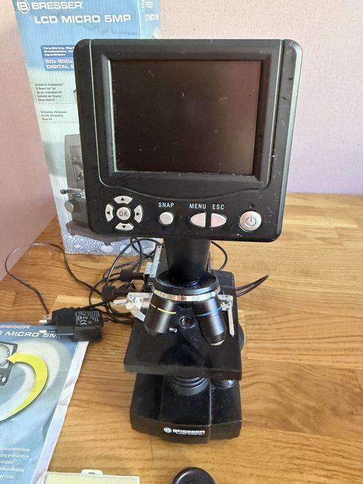 Цифровий мікроскоп Bresser LCD Micro 5MP