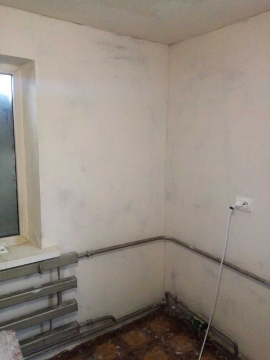 выравнивание стен потолка  шпаклевка  поклейка обои  откосы