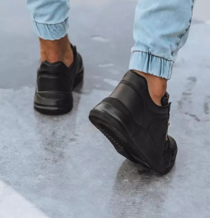 Buty czarno złote rozmiar 42
