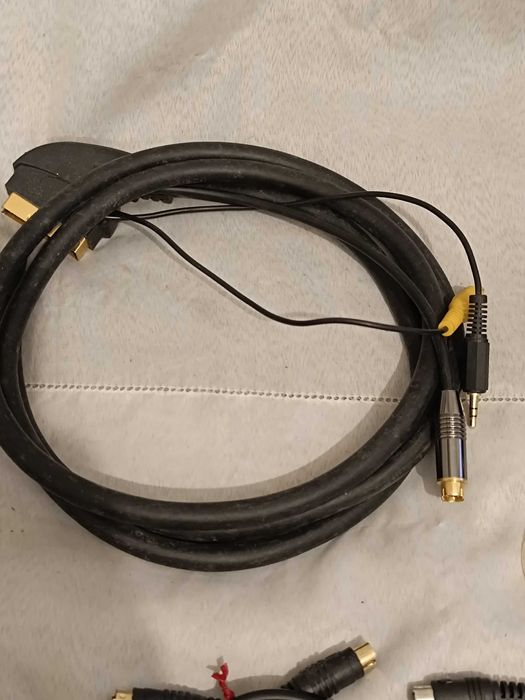 9 cabos RCA e SCART