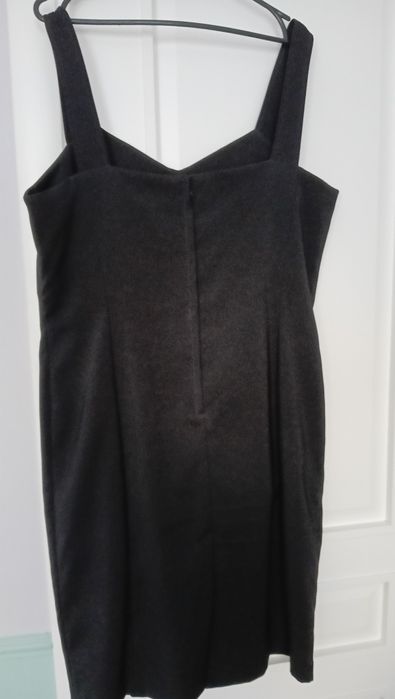 Sukienka czarna na ramiaczkach 42-46