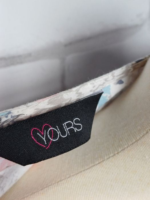 Biala bluzka w kwiaty 4XL