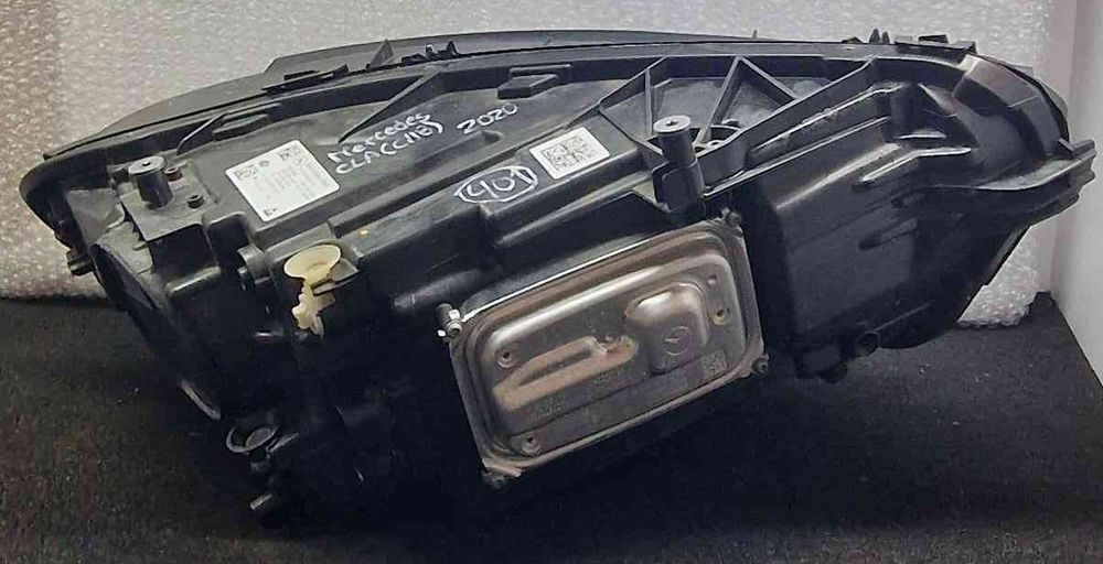 Ótica / Farol Esquerdo A1189068500 - MERCEDES-BENZ CLA