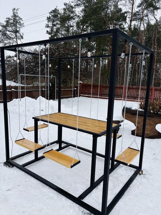 Hustawka z wbudowanym stolem