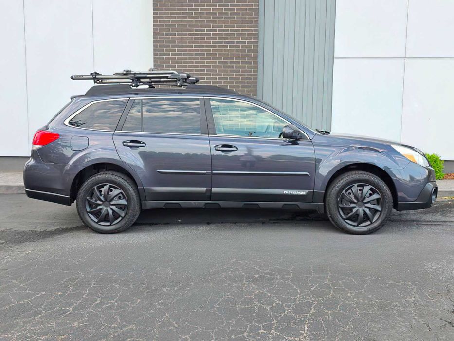 Subaru Outback Limited      2013