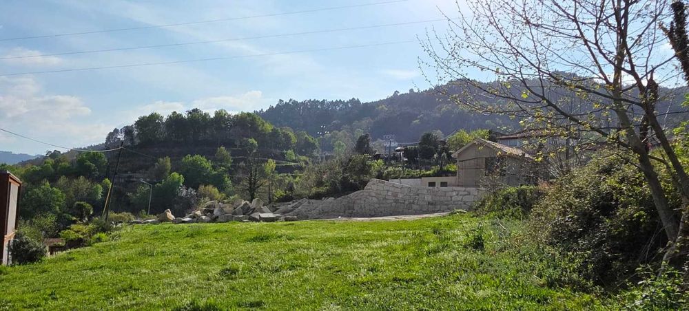 Terreno Urbano em Rio Caldo,  Gerês, c/ Projeto Aprovado