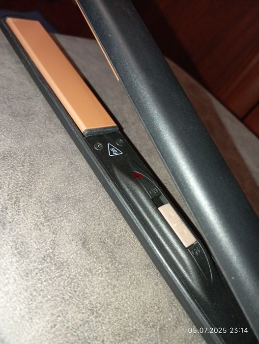 Продаю випрямляч для волосся Haarglatter 32 Вт
Стан: новий, користувал