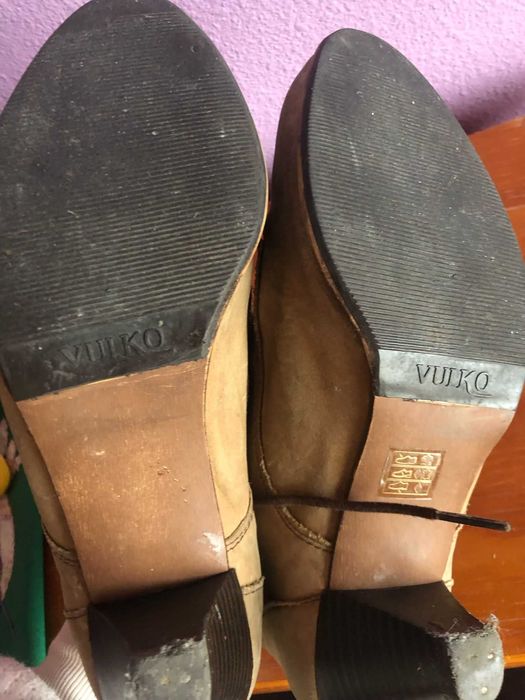 Botins altos castanhos