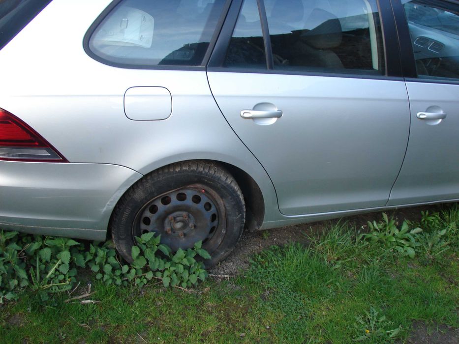 VW GOLF VI kombi ćwiartka poszycie błotnik prawy tył tylni LA7W orginał