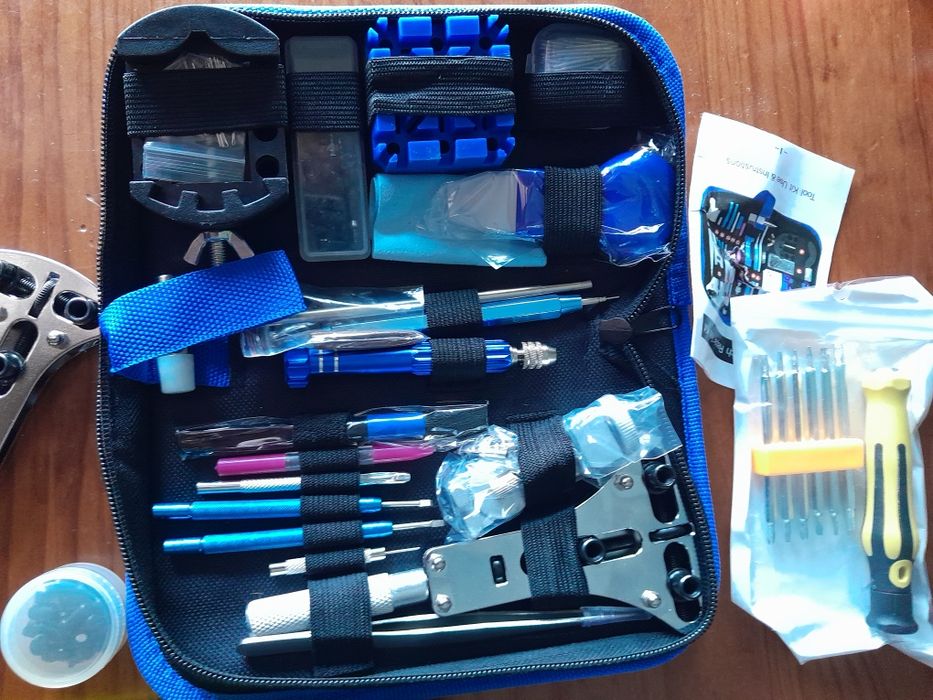 Ferramentas .Reparação Relojoaria. um ferro soldar. Também outras util